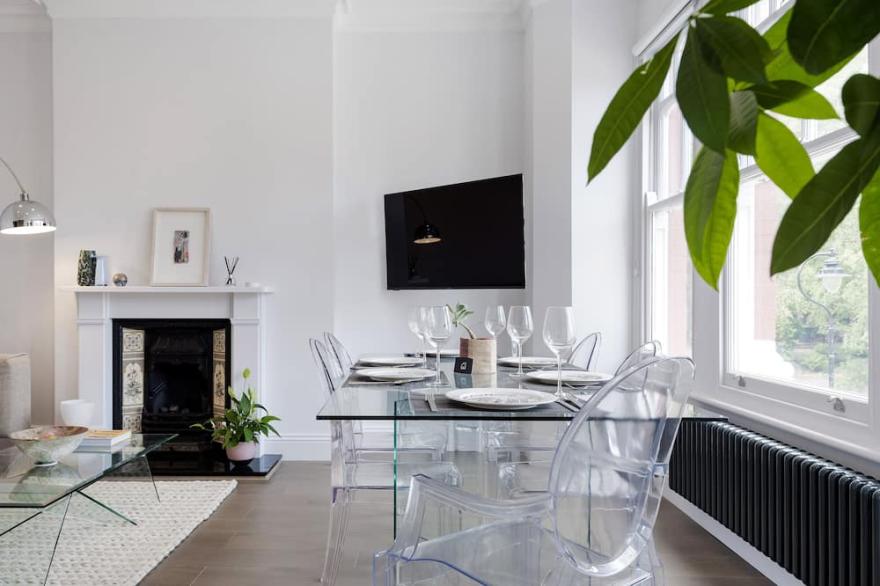 Modern and Bright Highgate Gem