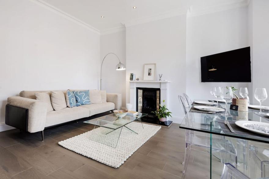 Modern and Bright Highgate Gem