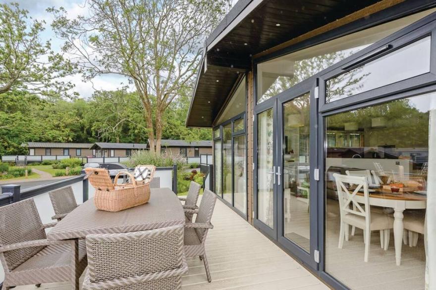 3 bedroom accommodation in Wootton, Nr Cowes