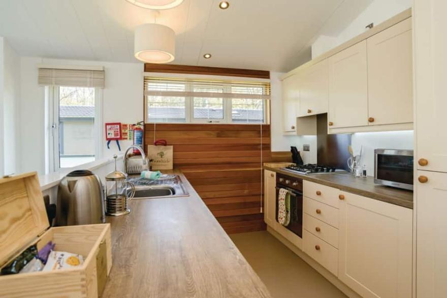 3 bedroom accommodation in Wootton, Nr Cowes