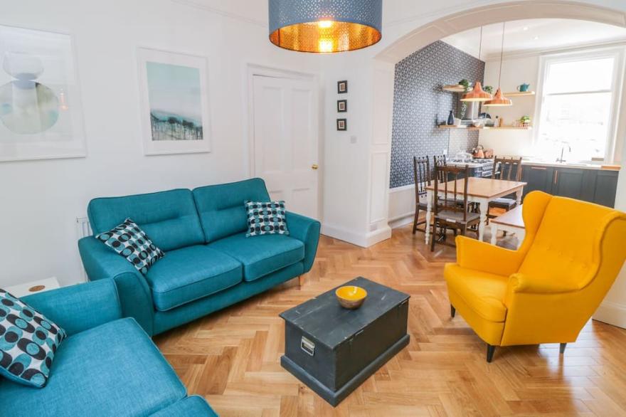 WEST CLIFF HOUSE, family friendly, with open fire in Whitby