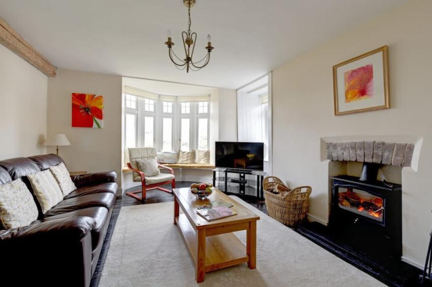 Rhiwlas - Eight Bedroom House, Sleeps 16