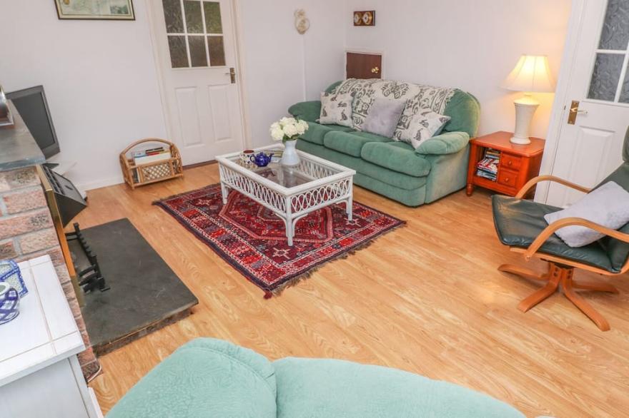 PHENESTS, pet friendly, country holiday cottage in Falmouth