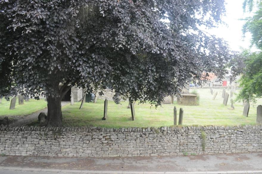 Lock Cottage, 3 bed cottage (sleeps 6) in Lockton nr Pickering