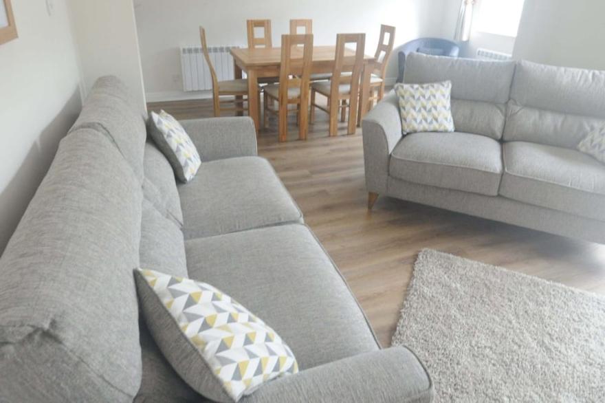 Lock Cottage, 3 bed cottage (sleeps 6) in Lockton nr Pickering