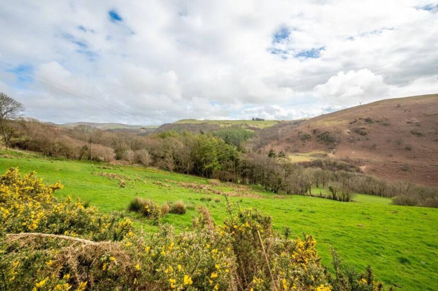 Llety'r Buarth - Two Bedroom House, Sleeps 6
