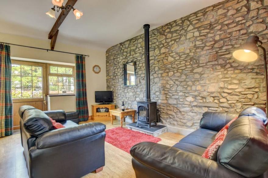 Yr Onwydden - Two Bedroom House, Sleeps 4