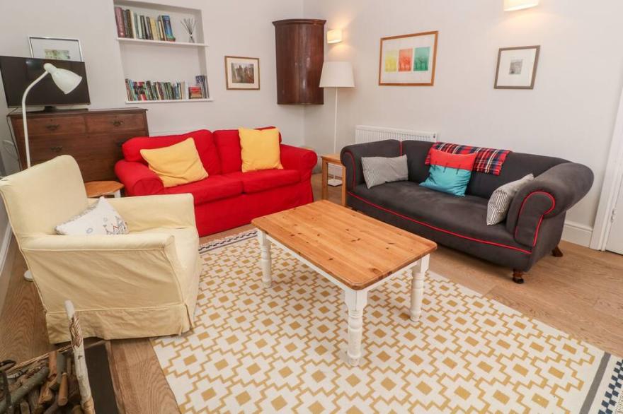 UNCLE JOHN'S HOUSE, family friendly, with open fire in Redruth