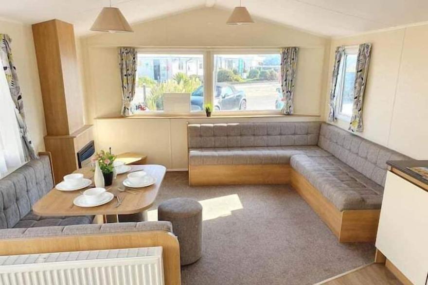 M651 8 berth holiday rental