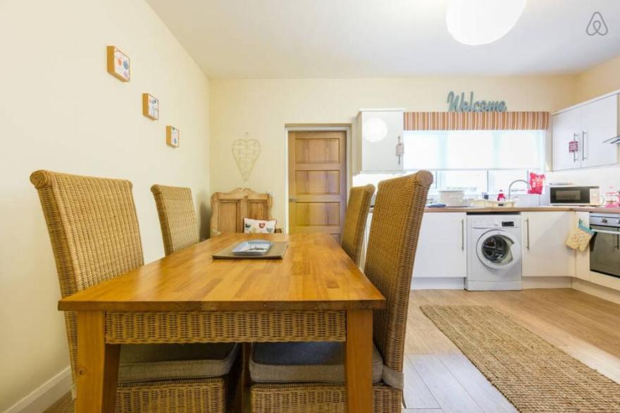 Ahoy3 apartment Carrickfergus ( Front-line Sea-views! )