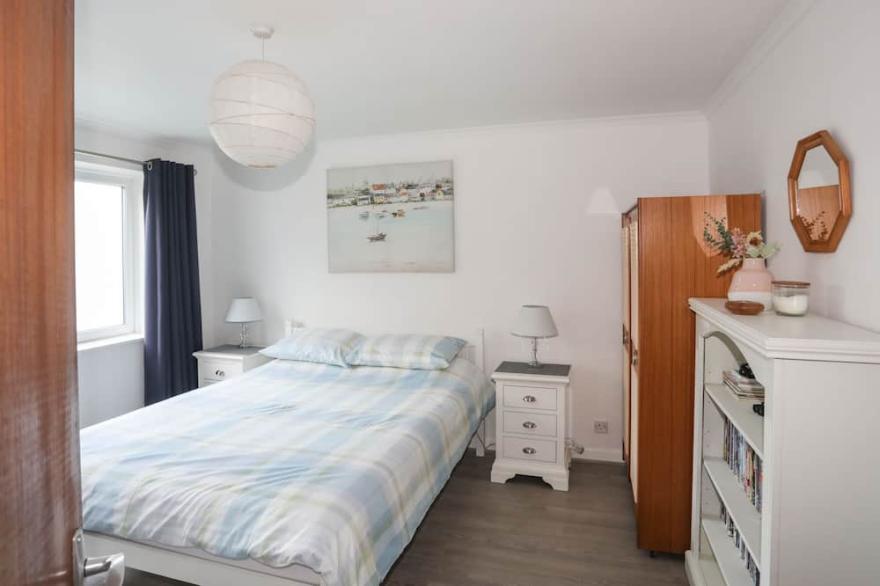 5 GER Y NANT, pet friendly, country holiday cottage in Llanbedrog