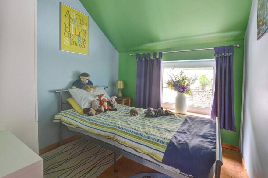1 Tan yr Eglwys - Four Bedroom House, Sleeps 6