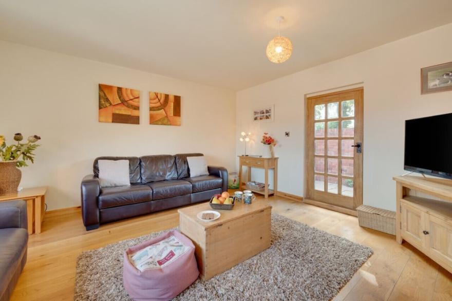 Llety'r Dderwen - Two Bedroom House, Sleeps 4