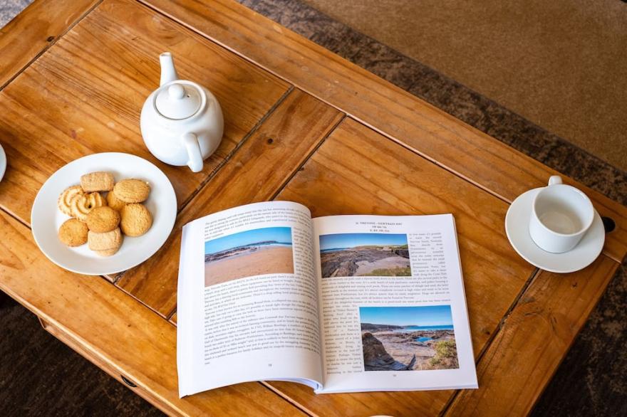 HIGHLANDS, pet friendly, with open fire in Port Isaac