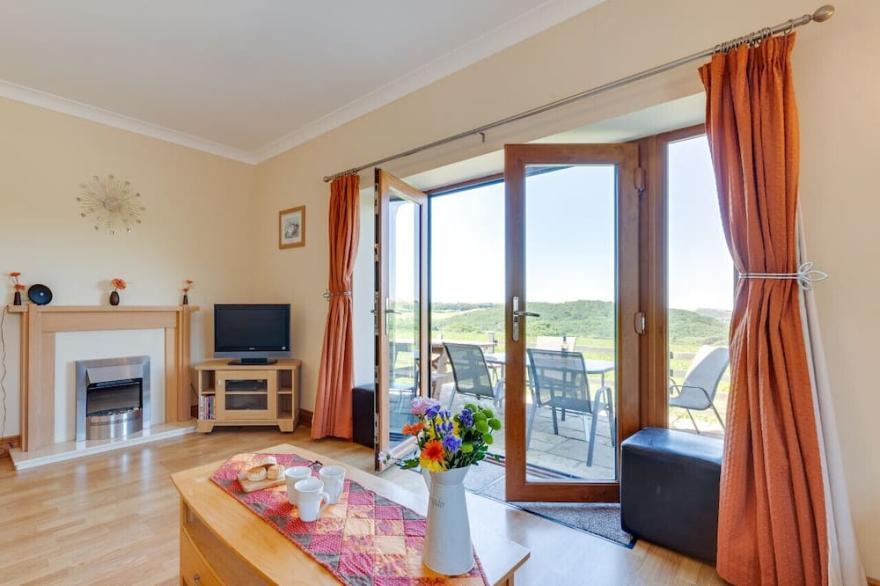 Blaenlli - Three Bedroom House, Sleeps 6