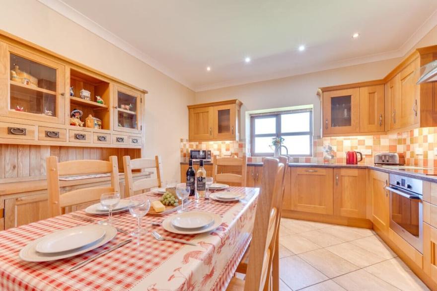 Blaenlli - Three Bedroom House, Sleeps 6