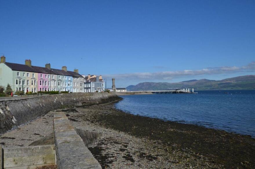 Hen Ysgol - Two Bedroom House, Sleeps 4