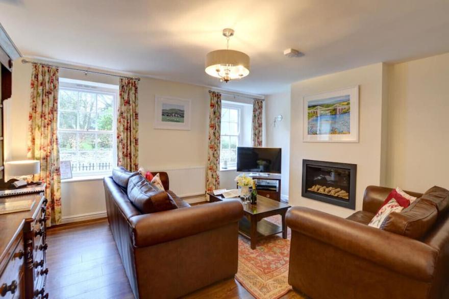Hen Ysgol - Two Bedroom House, Sleeps 4