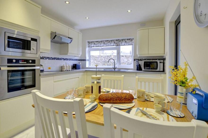 Hen Ysgol - Two Bedroom House, Sleeps 4