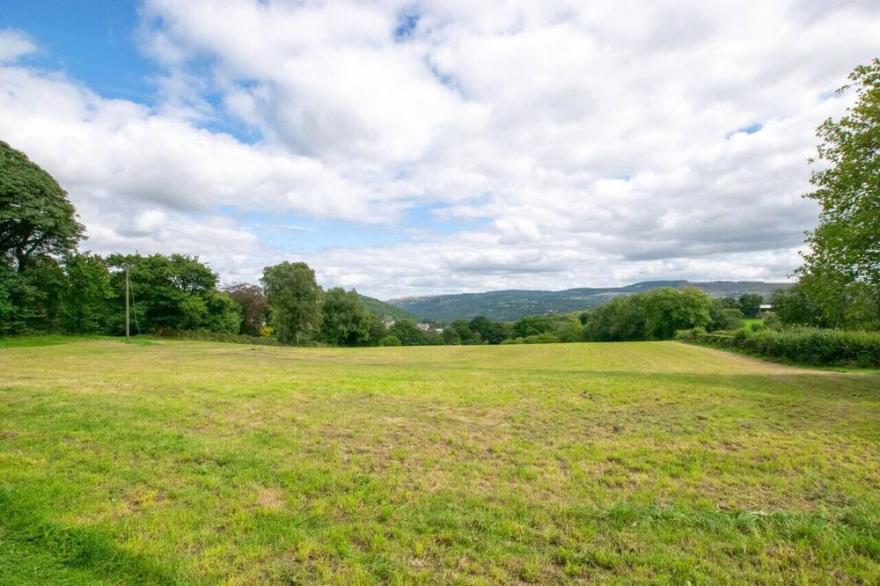 Beudy Tawe - Three Bedroom House, Sleeps 6