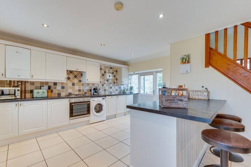 Beudy Tawe - Three Bedroom House, Sleeps 6