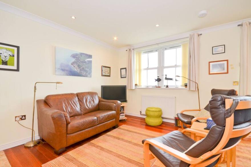 The Priory, Shanklin -  an apartment that sleeps 4 guests  in 2 bedrooms