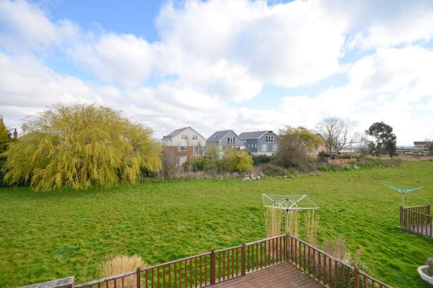 23 Tollgate Cottages -  a cottage that sleeps 4 guests  in 2 bedrooms