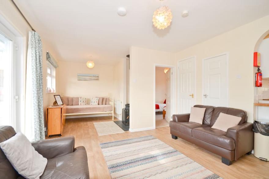 23 Tollgate Cottages -  a cottage that sleeps 4 guests  in 2 bedrooms