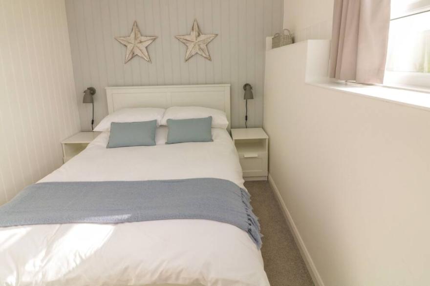 3 THORNLEA MEWS, family friendly, with a garden in Hope Cove