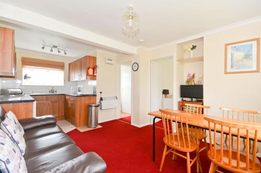 162 Sandown Bay Holiday Centre -  a chalet that sleeps 4 guests  in 2 bedrooms
