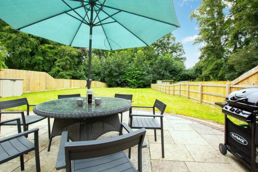 The Bailey - Three Bedroom House, Sleeps 6