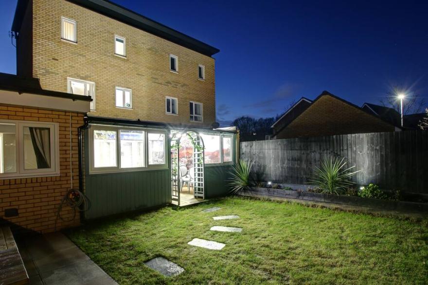 Fabulous Group Accommodation at Riverside Villas