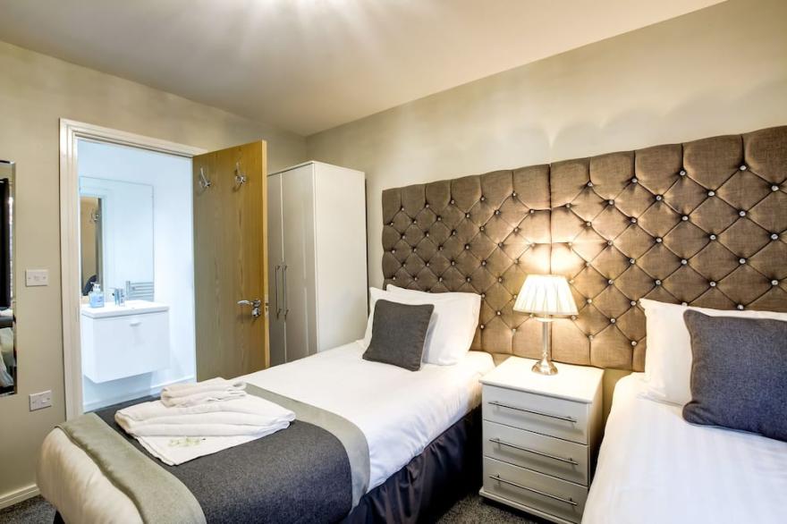 Fabulous Group Accommodation at Riverside Villas