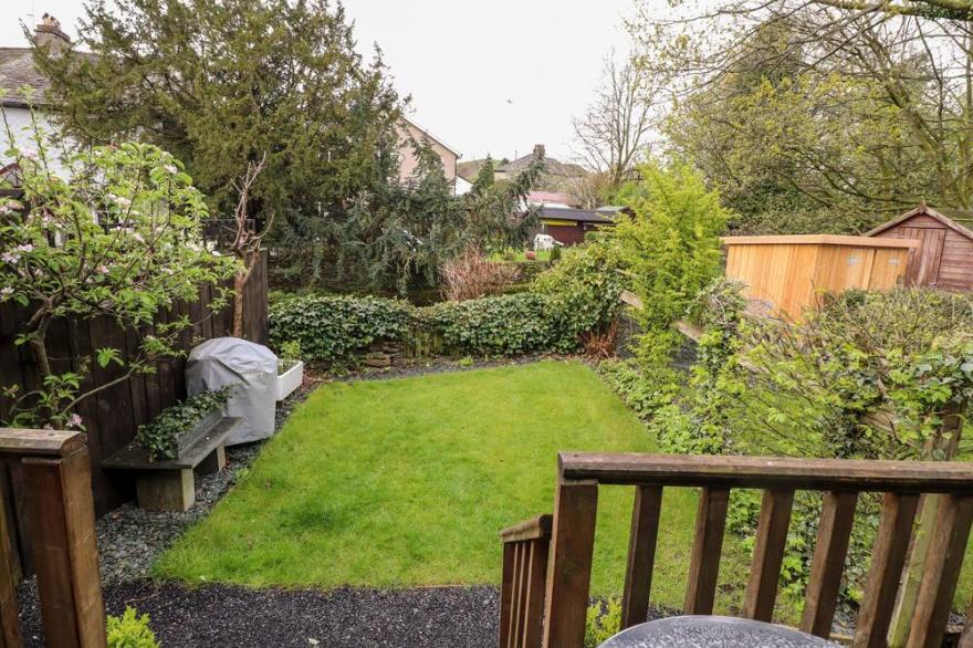 TWO THE CHAPEL - STAVELEY, family friendly in Staveley