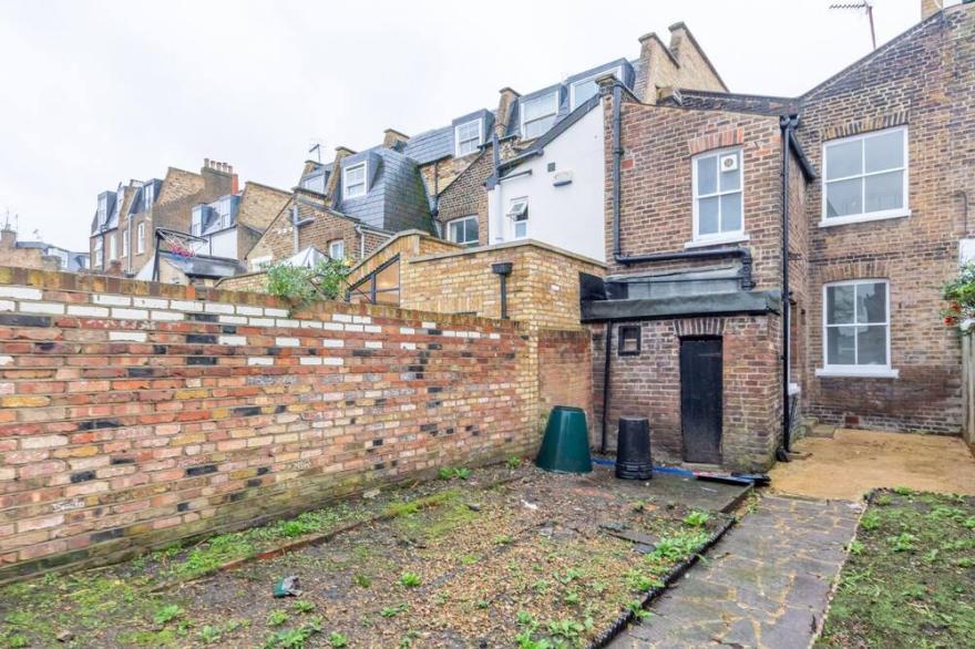 Spacious 3 Bedroom House With Garden - Hammersmith