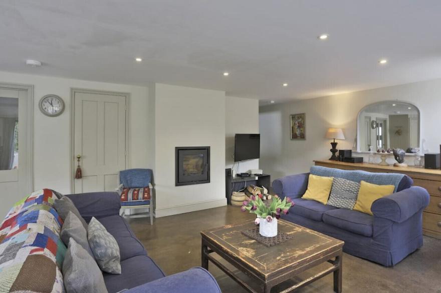 Skimming Stones - Four Bedroom House, Sleeps 8