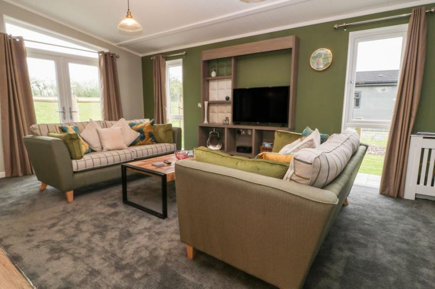 LILY, pet friendly, with hot tub in Ashwater