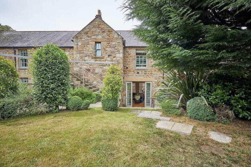 Beautiful 2-Bedroom Stone Cottage