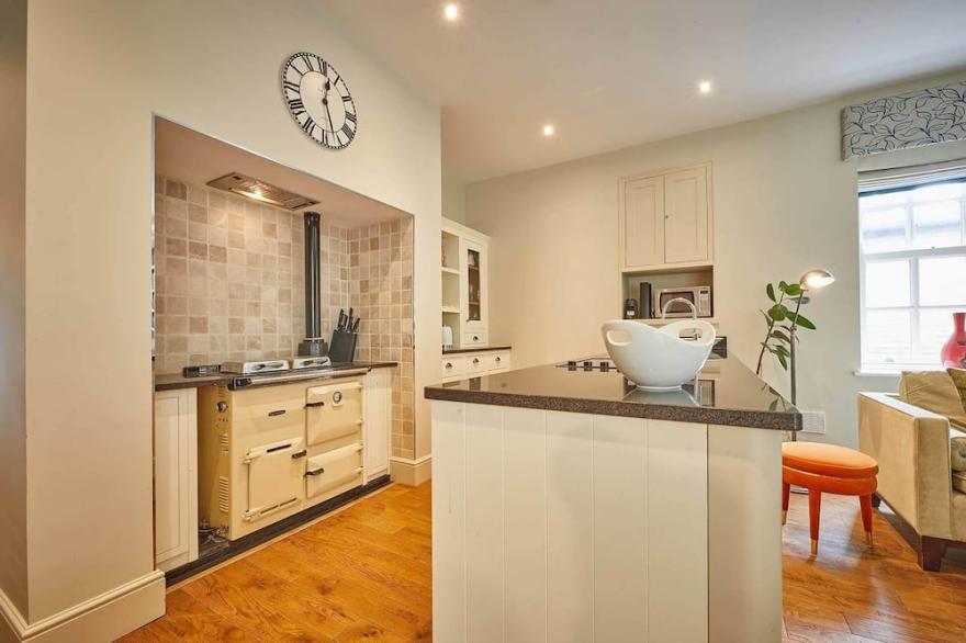 Beautiful 2-Bedroom Stone Cottage