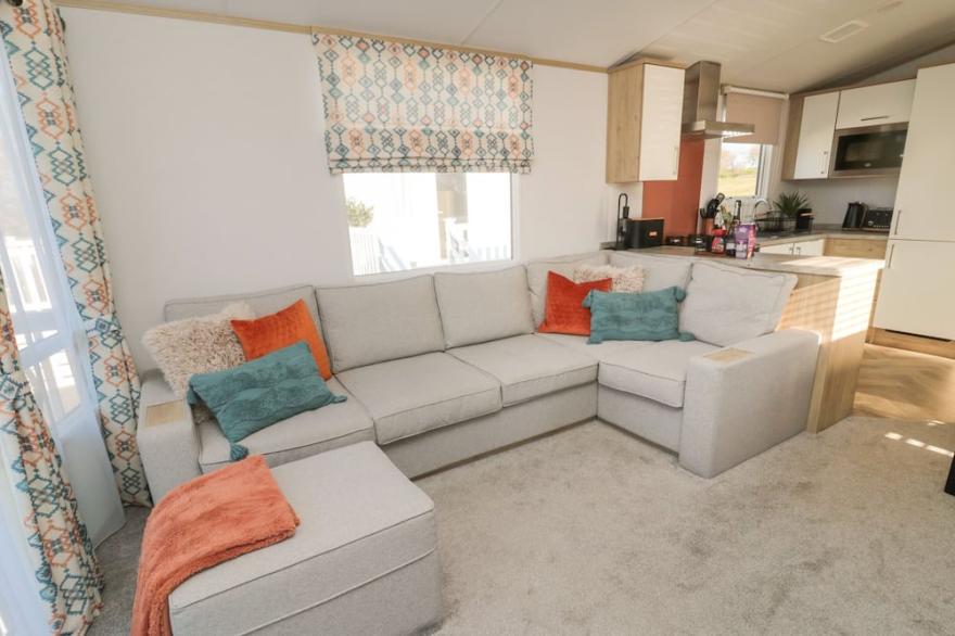 LONG VIEW LODGE, pet friendly, with hot tub in Felton