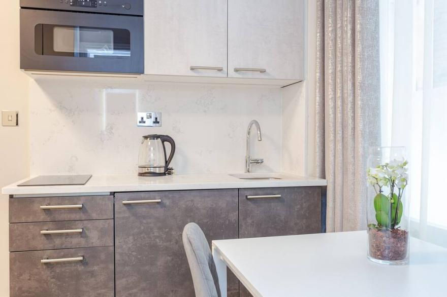 Cosy, Secure, Fully-Equipped Studio in the Heart of Kensington