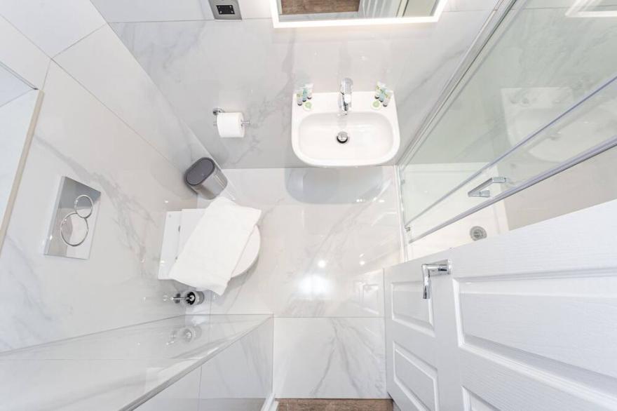 Cosy, Secure, Fully-Equipped Studio in the Heart of Kensington