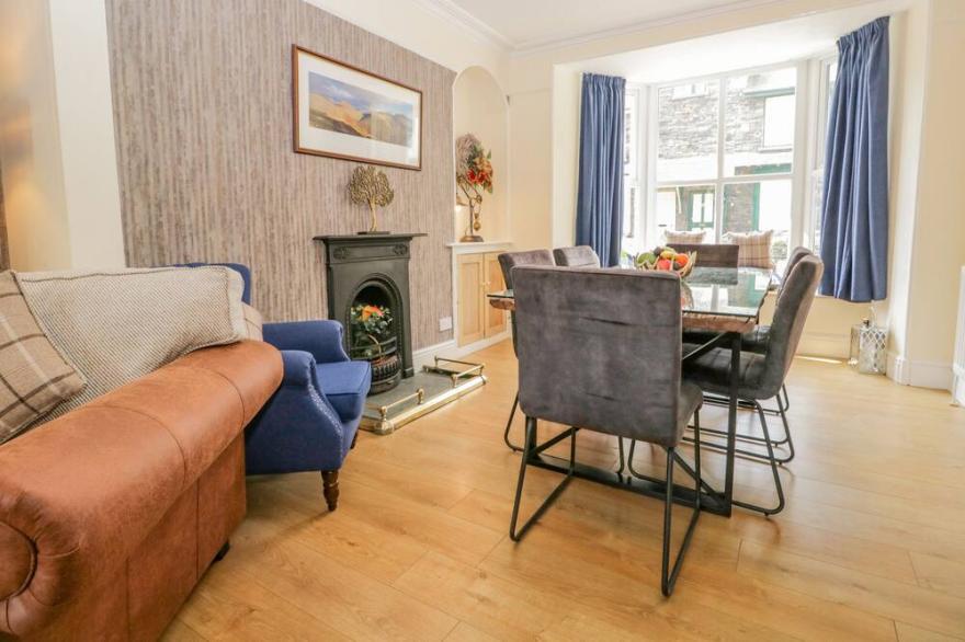 NUTKIN COTTAGE, family friendly, with open fire in Windermere