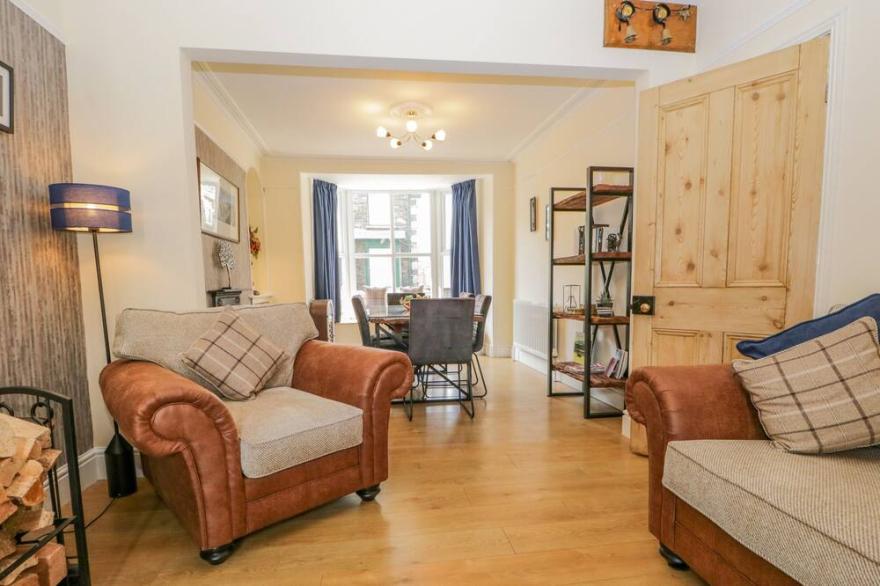 NUTKIN COTTAGE, family friendly, with open fire in Windermere