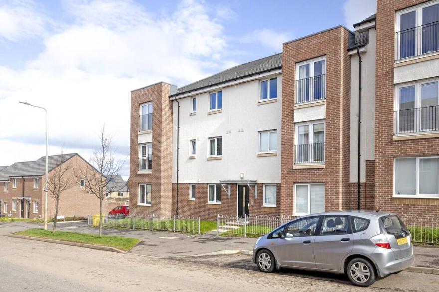 ALTIDO Elegant 2-bed flat w/ parking