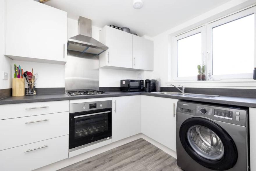 ALTIDO Elegant 2-bed flat w/ parking