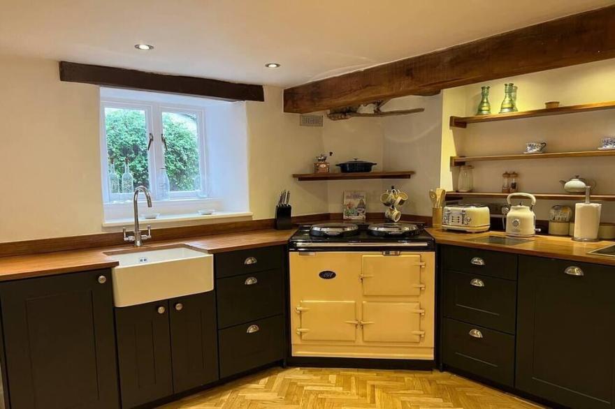 Stunning 4-bed Grade II house in the Lake District