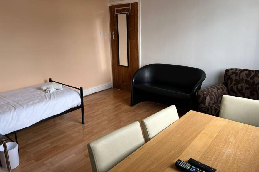 2 Bedroom Apartment, 5 Minutes From City Centre