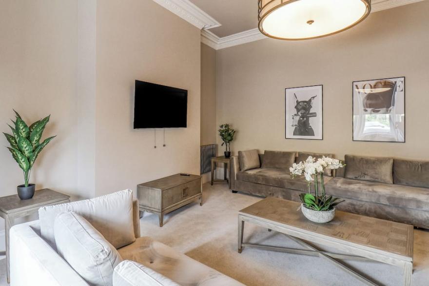 CHURCH VIEW, family friendly, luxury holiday cottage in Scarborough