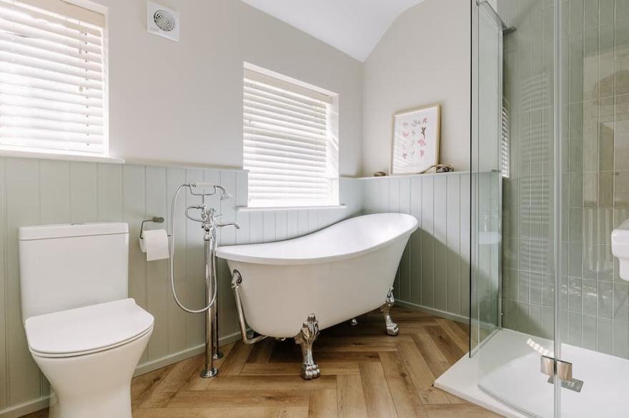 Beautiful Holiday House in the Quiet Village of Ruswarp, 1 Mile Outside Whitby